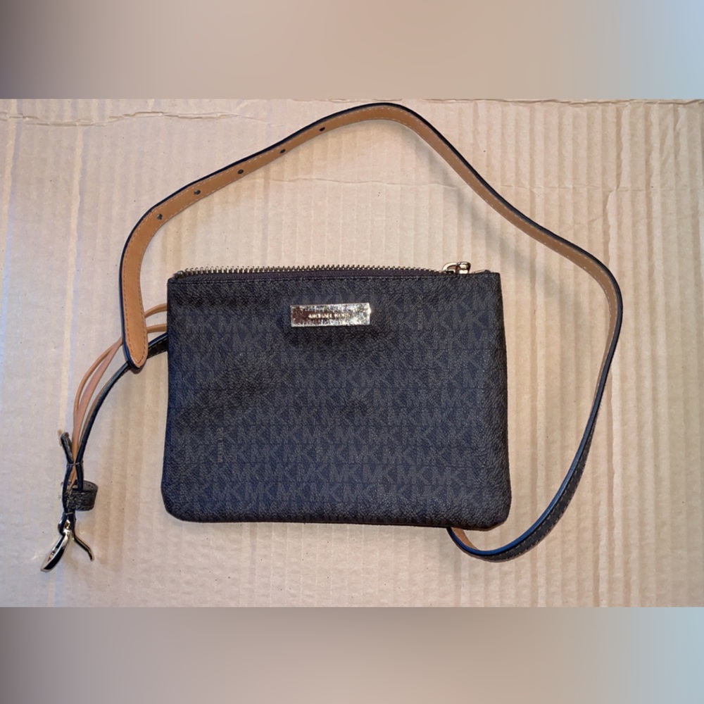 Michael Kors Belt Bag. Brown with Gold Hardware. Never used.
